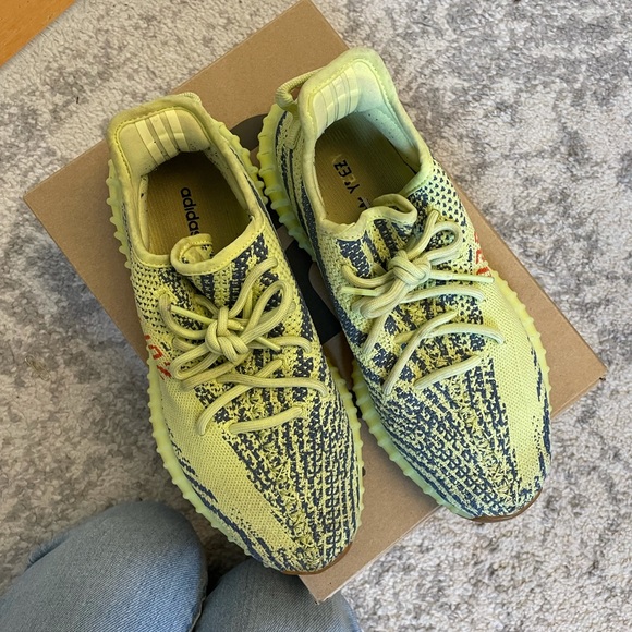 Yeezy Boost 350 V2 Frozen Yellow - Picture 5 of 5
